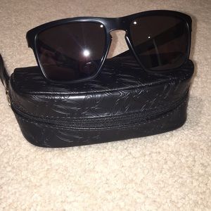 men’s silver oakleys